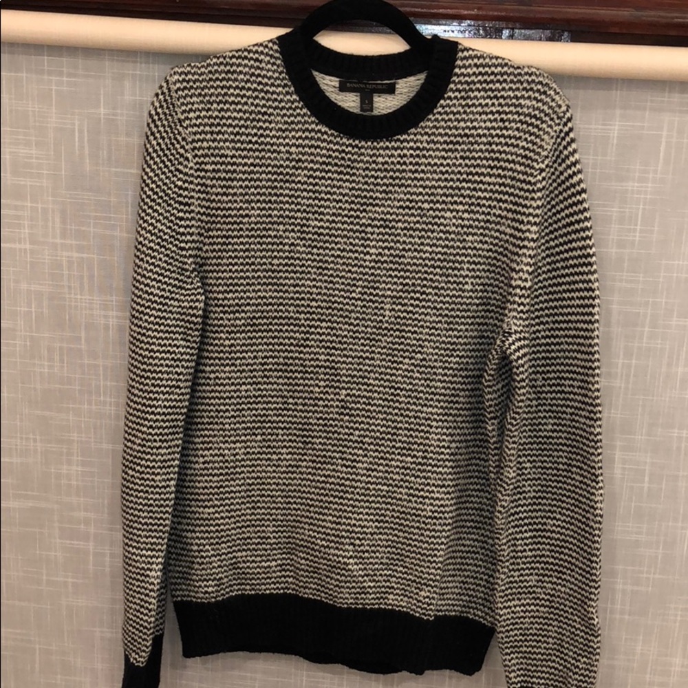 Banana Republic Black&White Sweater (Small)